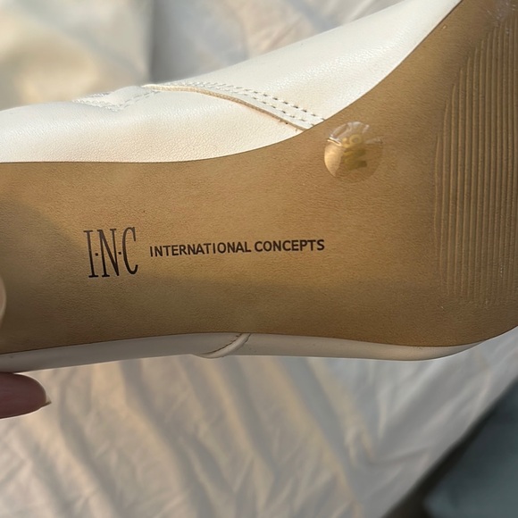 Chic White High Heel Boots - Picture 5 of 11